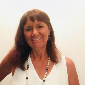 Meet your Posher, Debbie